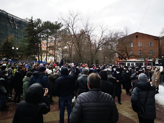 Полиция разгоняет мирный протест в Ростове-На-Дону